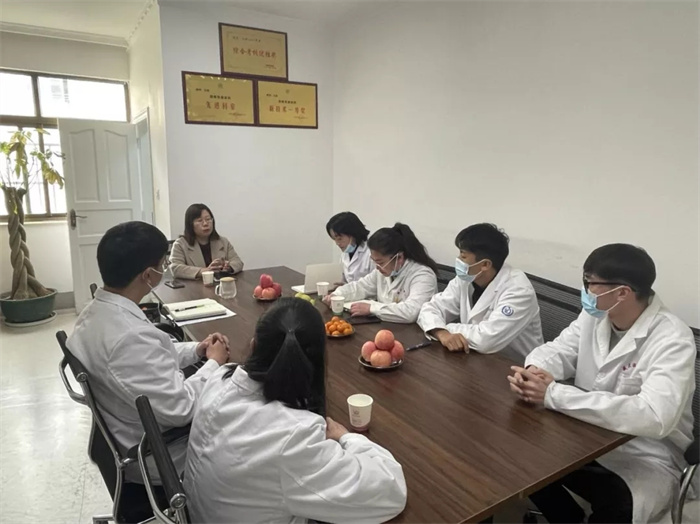 我院儿科组织召开实习生座谈会