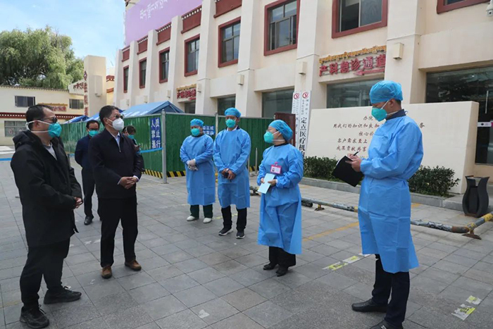 国家医疗救治组专家一行莅临我院慰问指导