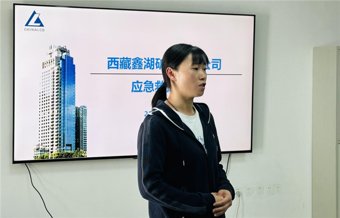 西藏阜康医院应急救援培训走进矿区