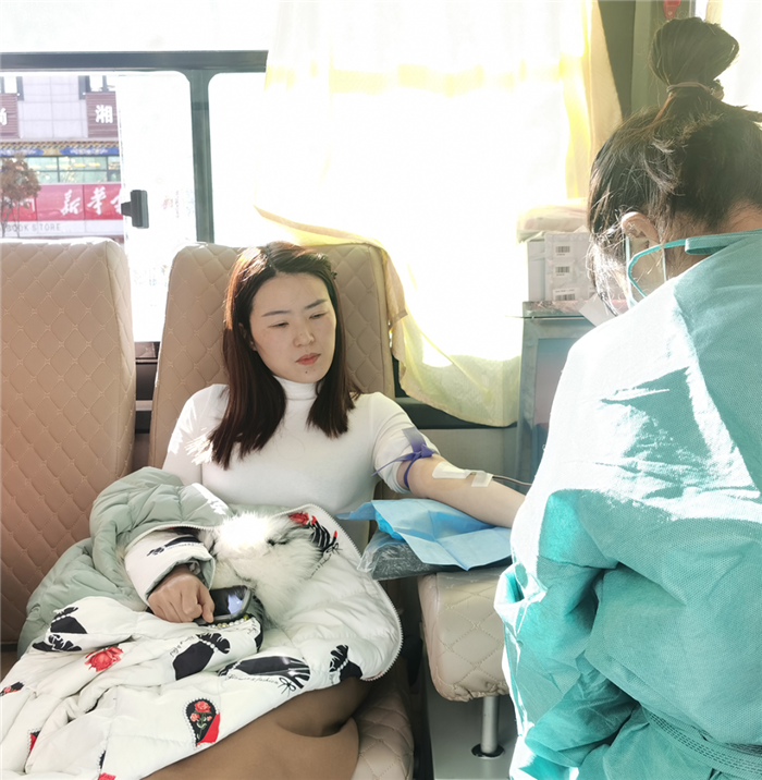 “医”不容辞,热血担当——最美护士长为患者无偿献血