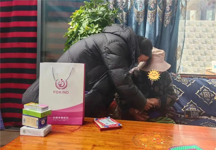 爱心义诊送上门 健康关怀暖民心——西藏阜康医院为特殊群体开展上门义诊服务