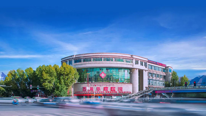 男孩便血4个月,父亲四处寻医,阜康医院帮其摆脱困境