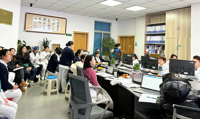 护理查房解疑难 以查促学提质量——西藏阜康医院心内科护理团队开展护理查房活动