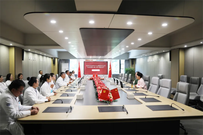 西藏阜康医院庆祝第七个中国医师节