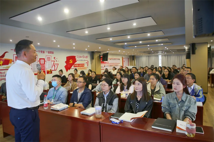 助力提升医疗服务质量——我院新入职员工集中培训圆满落幕