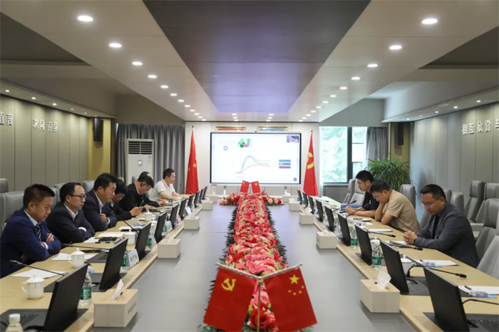 “NOSES荧光之路——公益行走进西藏”在我院顺利举办