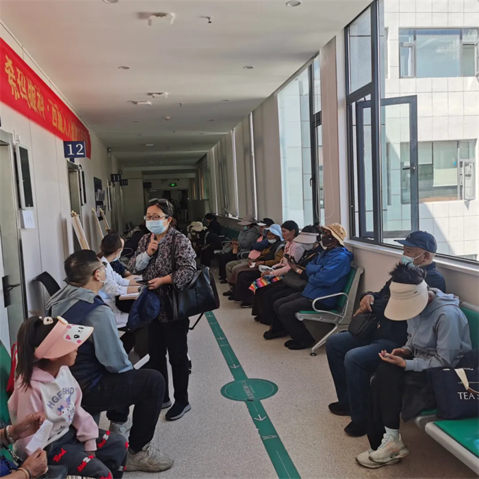 第三届“西藏人人健康”院士专家进藏义诊活动关注群众眼睛健康