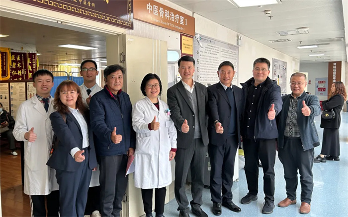 四川省医学科学院·四川省人民医院与西藏大学附属阜康医院签订专科联盟合作协议并召开中西医协同专科联盟座谈会