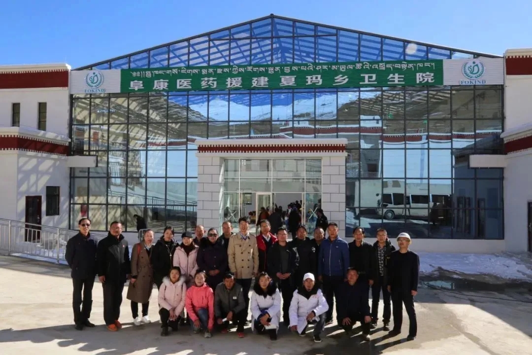 青藏公路母子伤别离:阜康医院格桑拉吉赴援夏玛乡临行与子一见