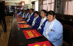 阜康医院开展党委、工会“双节”送温暖及雪域天使基金会“助学助困”活动