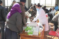 西藏阜康医院赴罗玛镇开展免费体检及送医送药活动