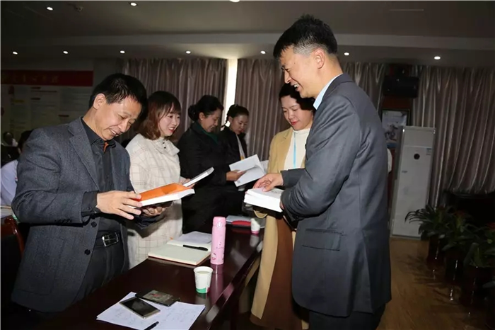 “入职第一课”——阜康医疗首次举行新员工入职系统培训