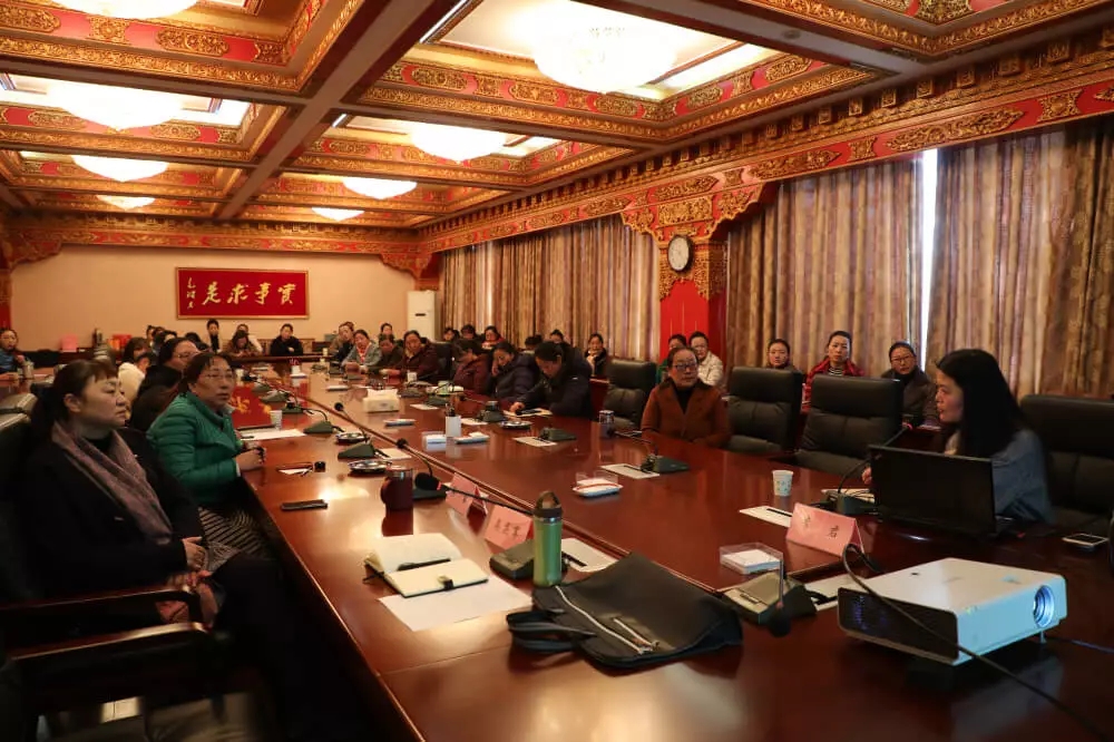 “关爱女性健康，构建幸福家庭”——西藏阜康医院妇产儿童分院专家公益讲座走进机关单位!