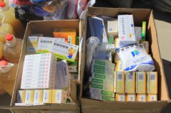 西藏阜康医院为聂拉木县震后安置送去药品和生活物资