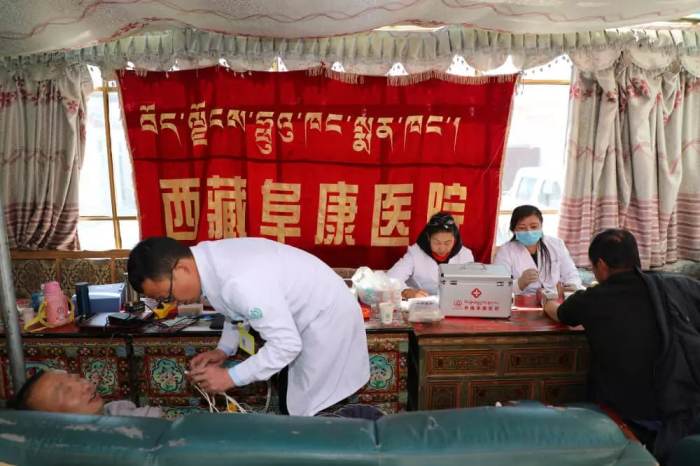 阜康医院为当雄县驻村工作队员开展健康巡诊