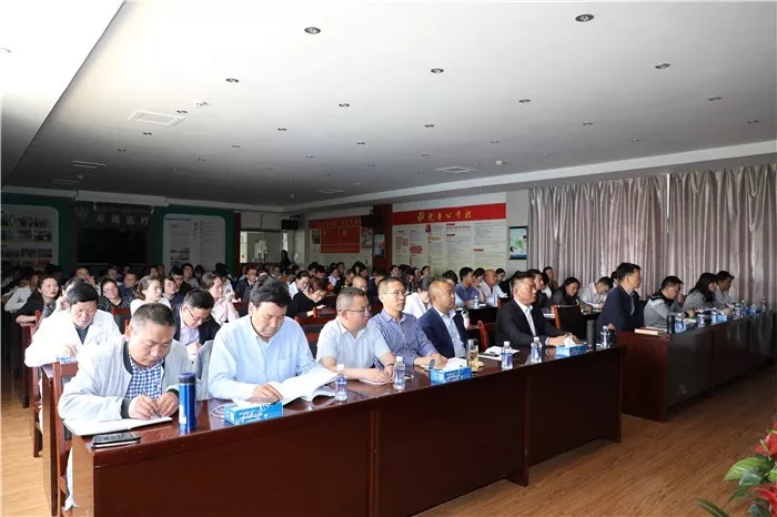 西藏阜康医院召开医院感染防控及安全生产工作紧急会议