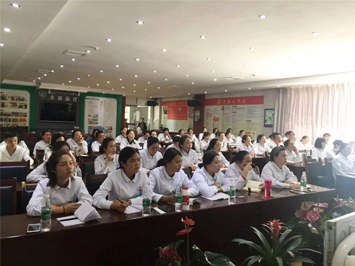 【简报】西藏阜康医院护理部组织护理人员进行理论及操作培训