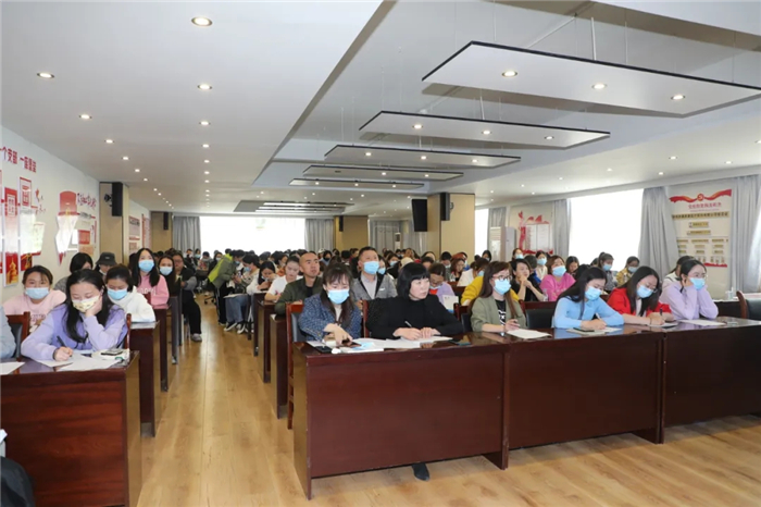 西藏大学附属阜康医院组织传染病和院感知识培训,疫情防控不松懈!