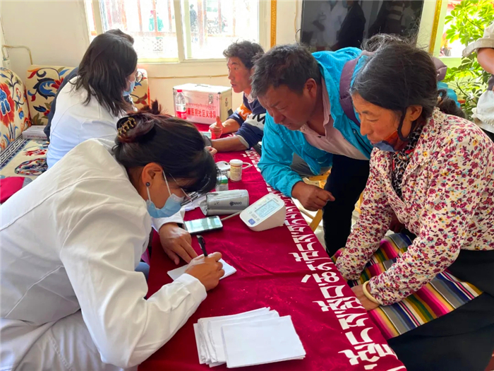 “怒江72拐”算啥？阜康医院义诊组在昌都“送健康”，拐了无数个“拐”——2021阜康义诊日志⑳