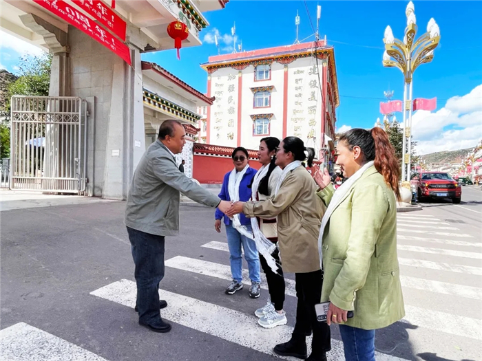 芒康县委常务副书记刁伟：“阜康医院是为老百姓做实事的！”——2021阜康义诊日志㉑